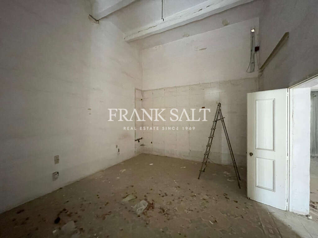 Attard, 3 Bedrooms Bedrooms, ,1 BathroomBathrooms,For Sale,FRSA-042788