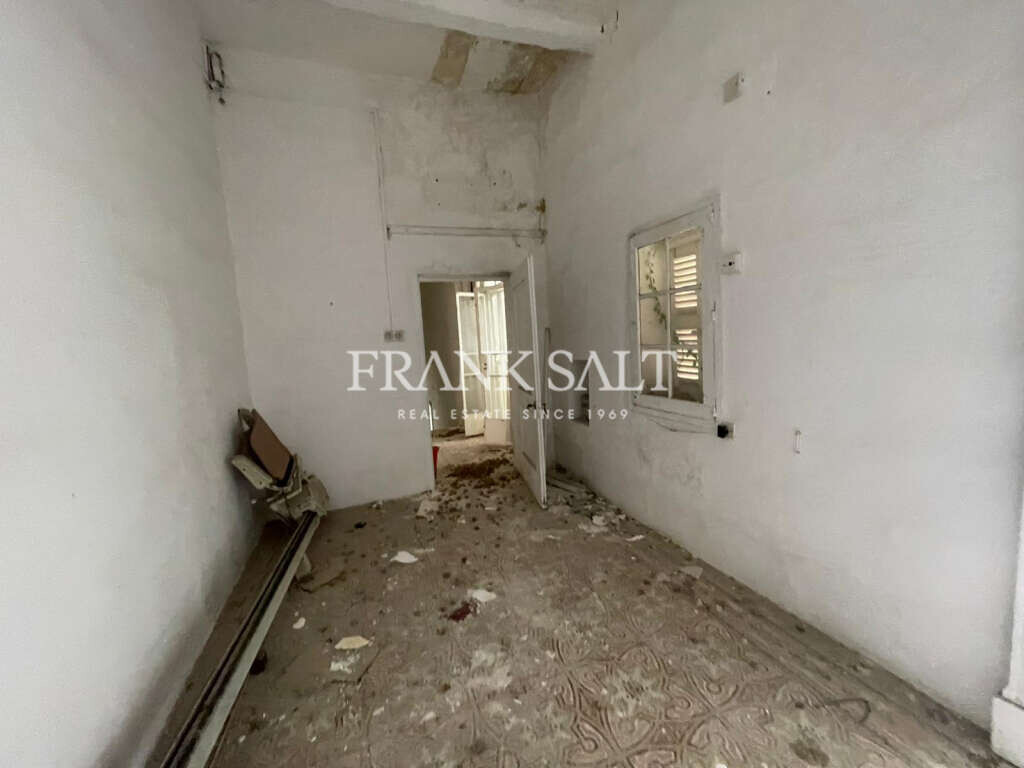 Attard, 3 Bedrooms Bedrooms, ,1 BathroomBathrooms,For Sale,FRSA-042788