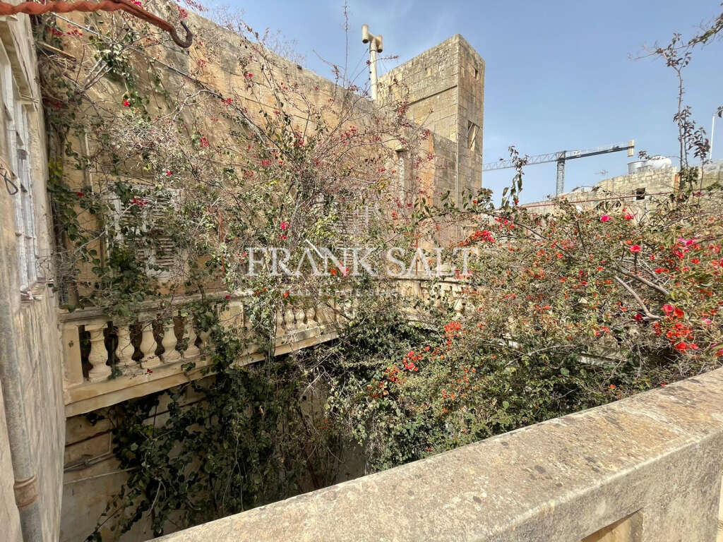 Attard, 3 Bedrooms Bedrooms, ,1 BathroomBathrooms,For Sale,FRSA-042788