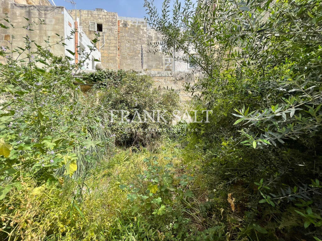 Attard, 3 Bedrooms Bedrooms, ,1 BathroomBathrooms,For Sale,FRSA-042788