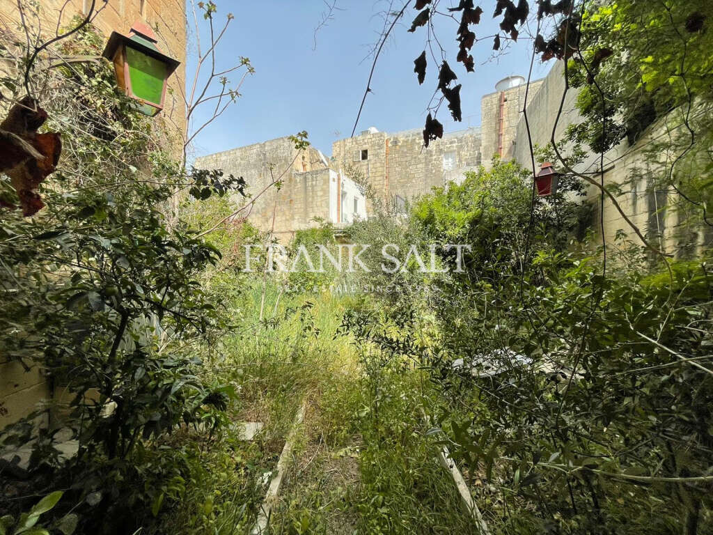 Attard, 3 Bedrooms Bedrooms, ,1 BathroomBathrooms,For Sale,FRSA-042788