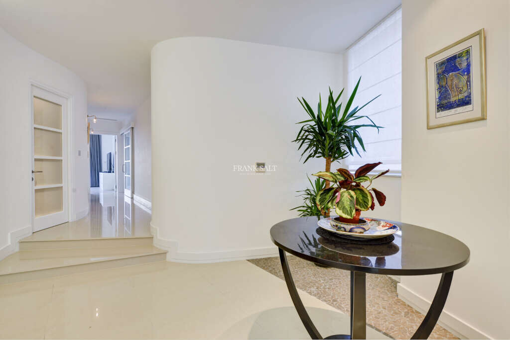 Portomaso, 3 Bedrooms Bedrooms, ,2 BathroomsBathrooms,For Sale,FRSA-916377