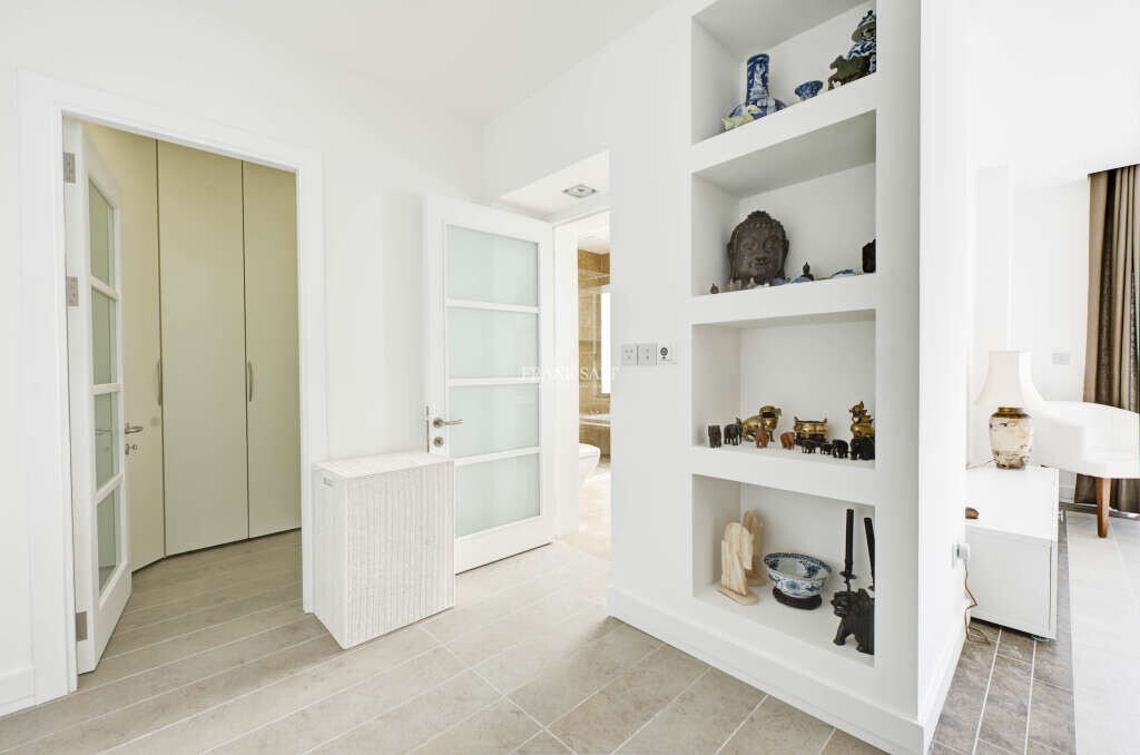 Portomaso, 3 Bedrooms Bedrooms, ,2 BathroomsBathrooms,For Sale,FRSA-916377