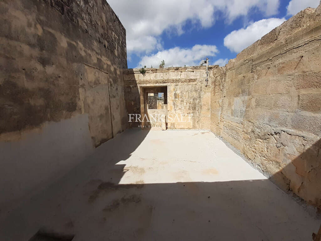 Qormi, 4 Bedrooms Bedrooms, ,2 BathroomsBathrooms,For Sale,FRSA-916344