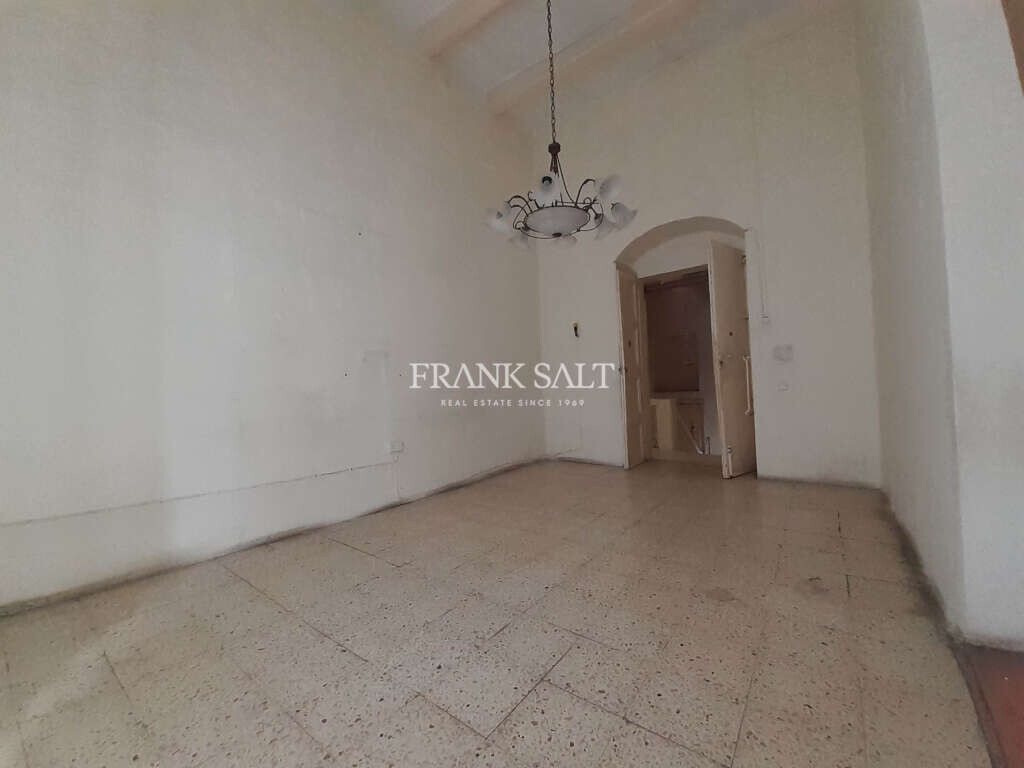 Qormi, 4 Bedrooms Bedrooms, ,2 BathroomsBathrooms,For Sale,FRSA-916344