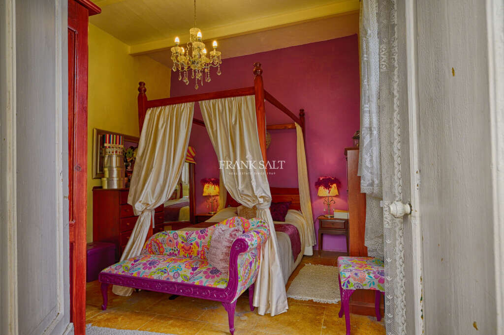 Zurrieq, 4 Bedrooms Bedrooms, ,2 BathroomsBathrooms,For Sale,FRSA-400774