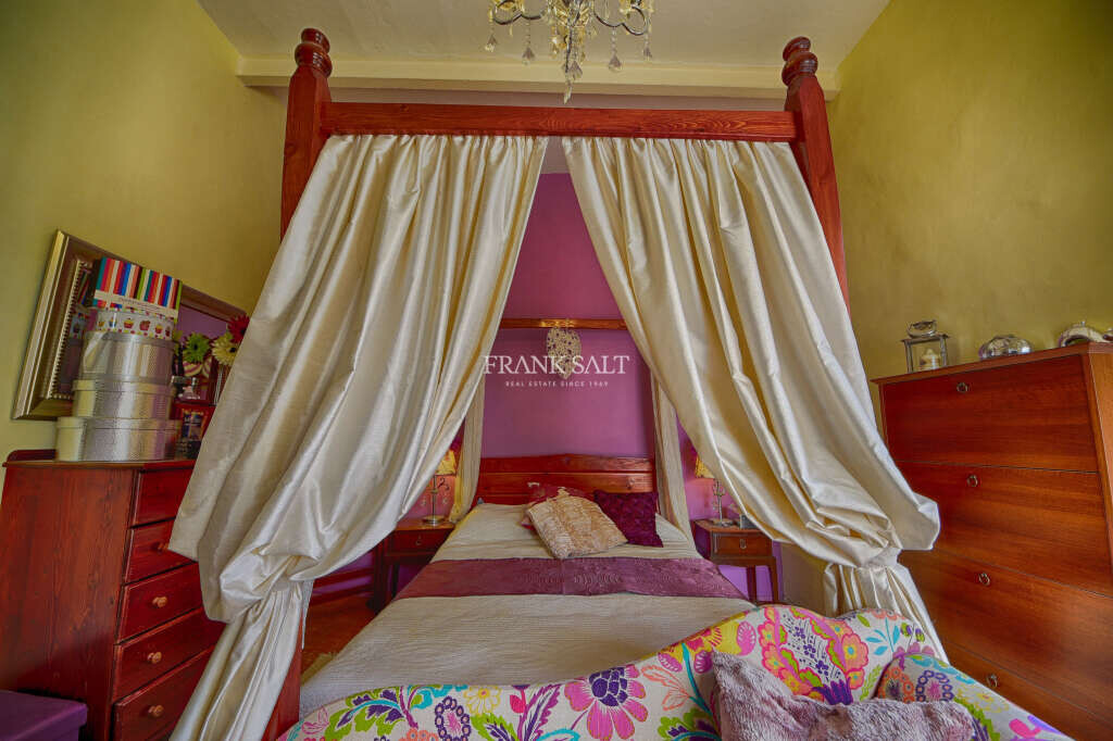 Zurrieq, 4 Bedrooms Bedrooms, ,2 BathroomsBathrooms,For Sale,FRSA-400774