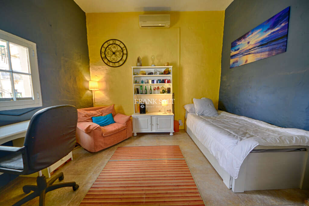 Zurrieq, 4 Bedrooms Bedrooms, ,2 BathroomsBathrooms,For Sale,FRSA-400774