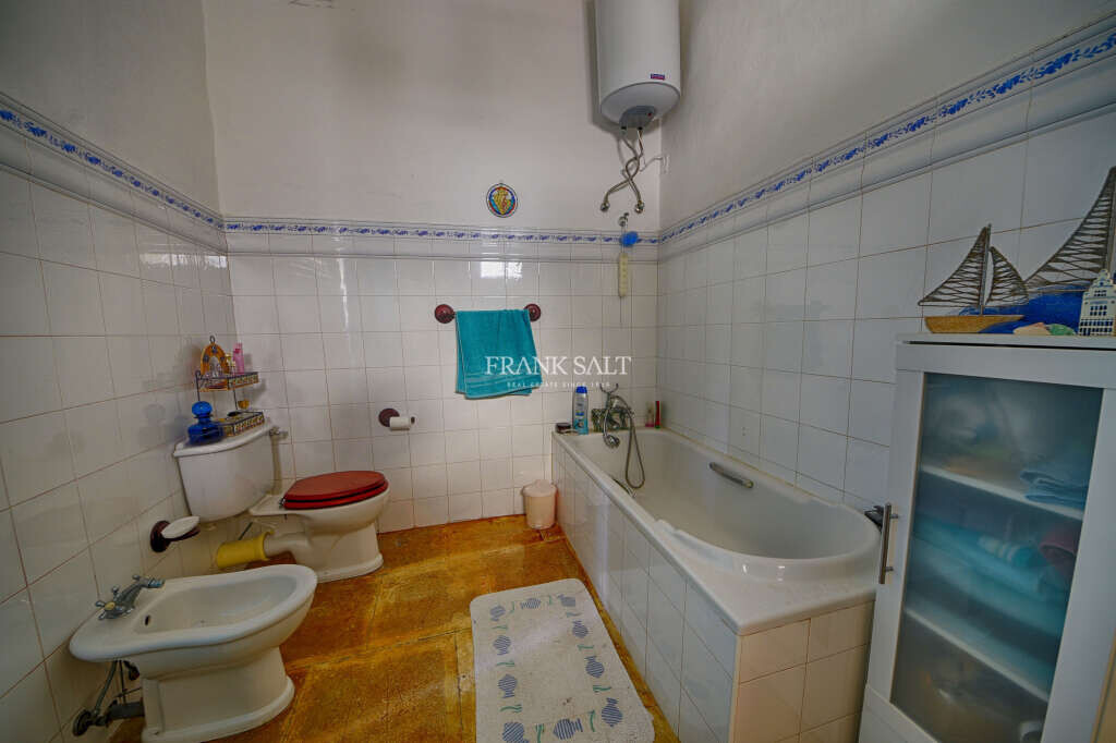 Zurrieq, 4 Bedrooms Bedrooms, ,2 BathroomsBathrooms,For Sale,FRSA-400774