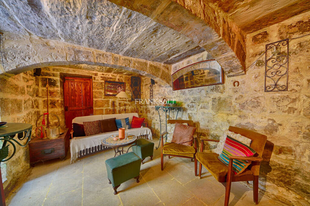 Zurrieq, 4 Bedrooms Bedrooms, ,2 BathroomsBathrooms,For Sale,FRSA-400774