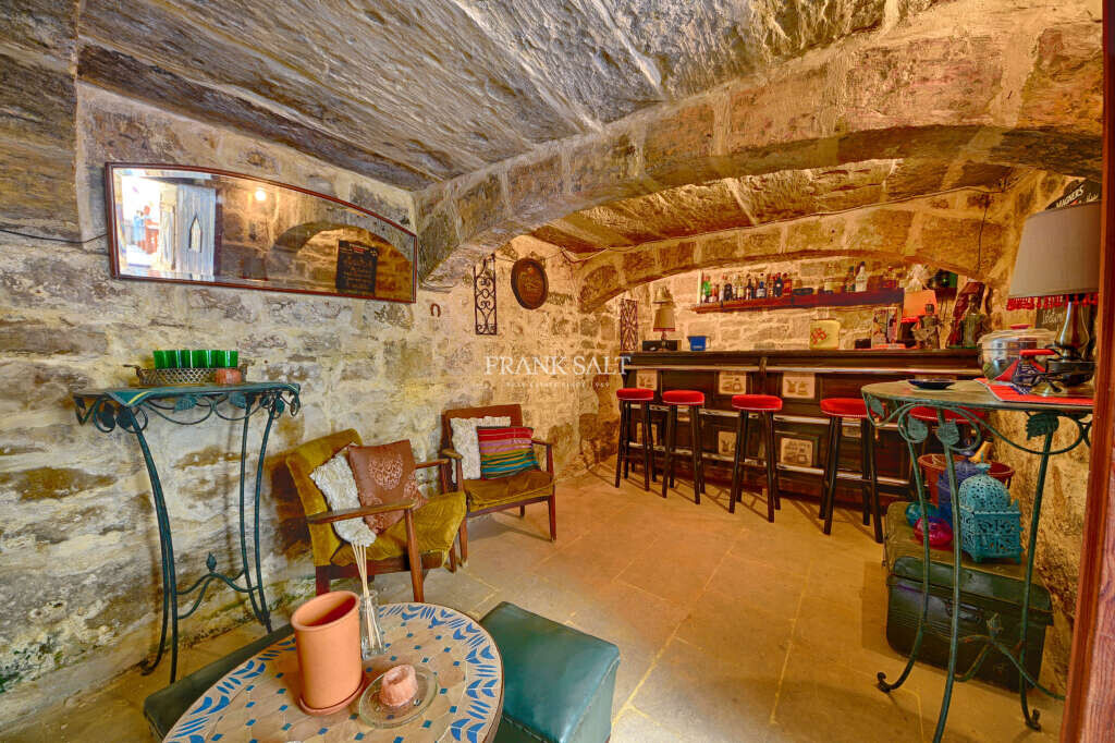 Zurrieq, 4 Bedrooms Bedrooms, ,2 BathroomsBathrooms,For Sale,FRSA-400774