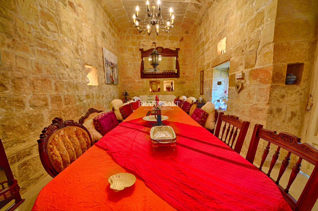 Zurrieq, 4 Bedrooms Bedrooms, ,2 BathroomsBathrooms,For Sale,FRSA-400774