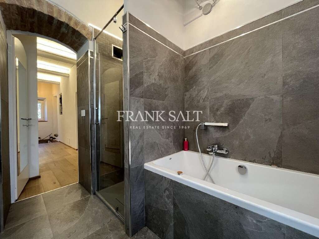 Tuscany, Arezzo, 2 Bedrooms Bedrooms, ,1 BathroomBathrooms,For Sale,FRSA-424962