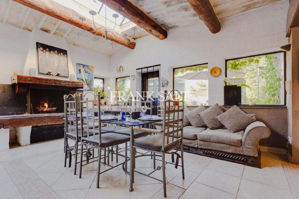 Madliena, 3 Bedrooms Bedrooms, ,3 BathroomsBathrooms,For Sale,FRSA-453435