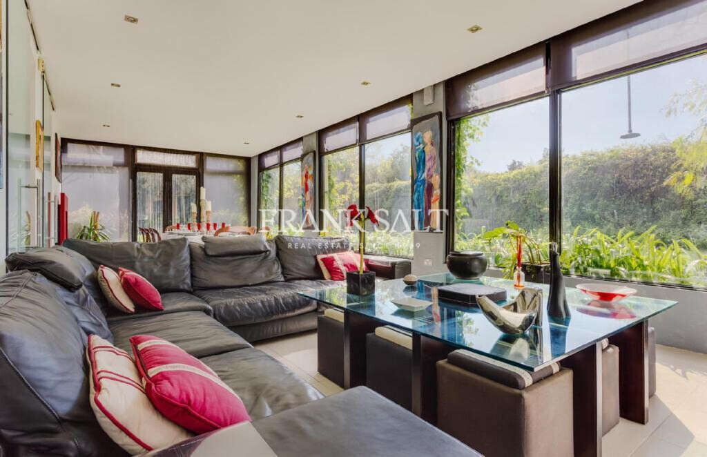 Madliena, 3 Bedrooms Bedrooms, ,3 BathroomsBathrooms,For Sale,FRSA-453435