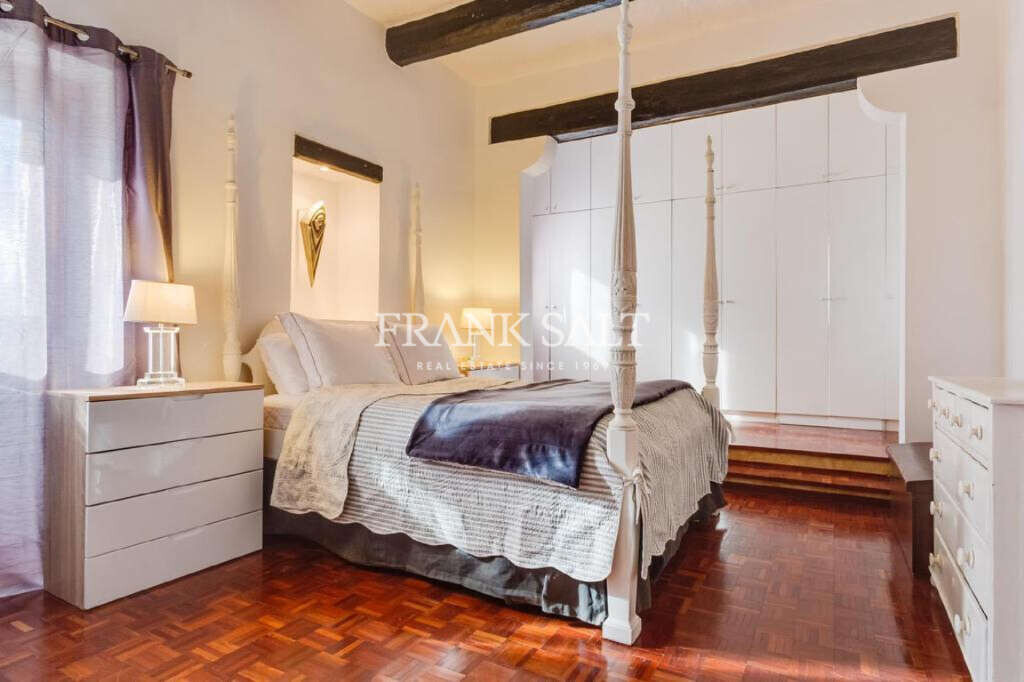 Madliena, 3 Bedrooms Bedrooms, ,3 BathroomsBathrooms,For Sale,FRSA-453435