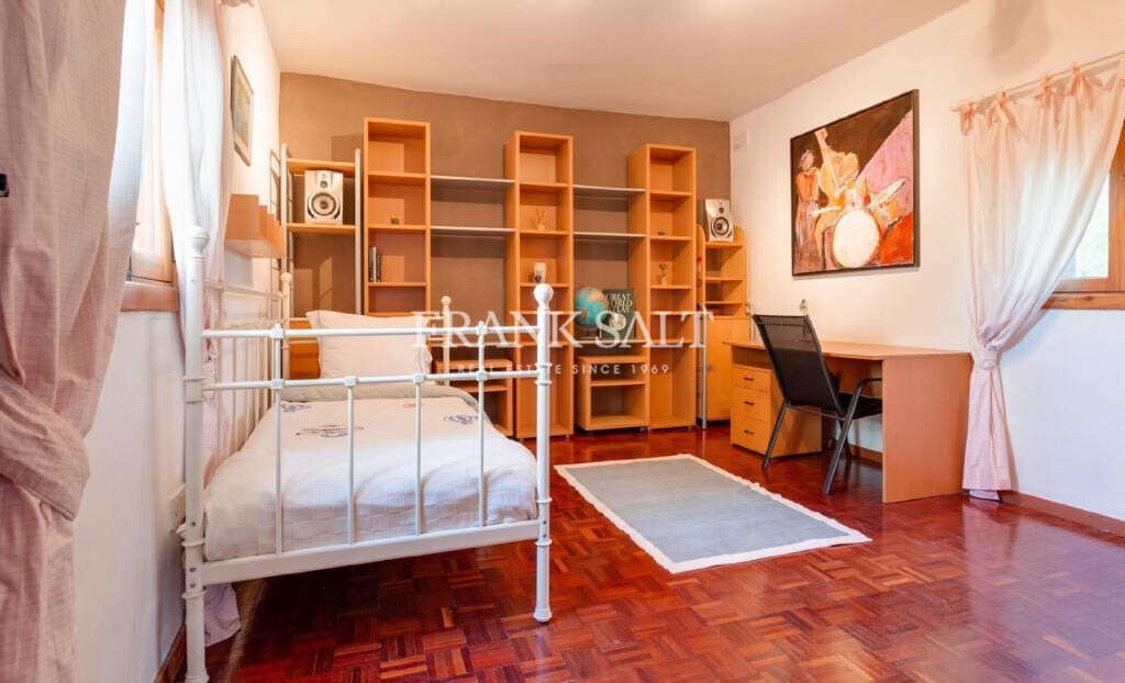 Madliena, 3 Bedrooms Bedrooms, ,3 BathroomsBathrooms,For Sale,FRSA-453435