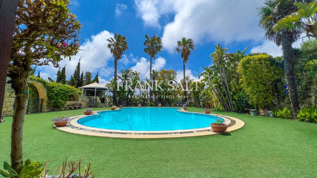 Madliena, 3 Bedrooms Bedrooms, ,3 BathroomsBathrooms,For Sale,FRSA-453435