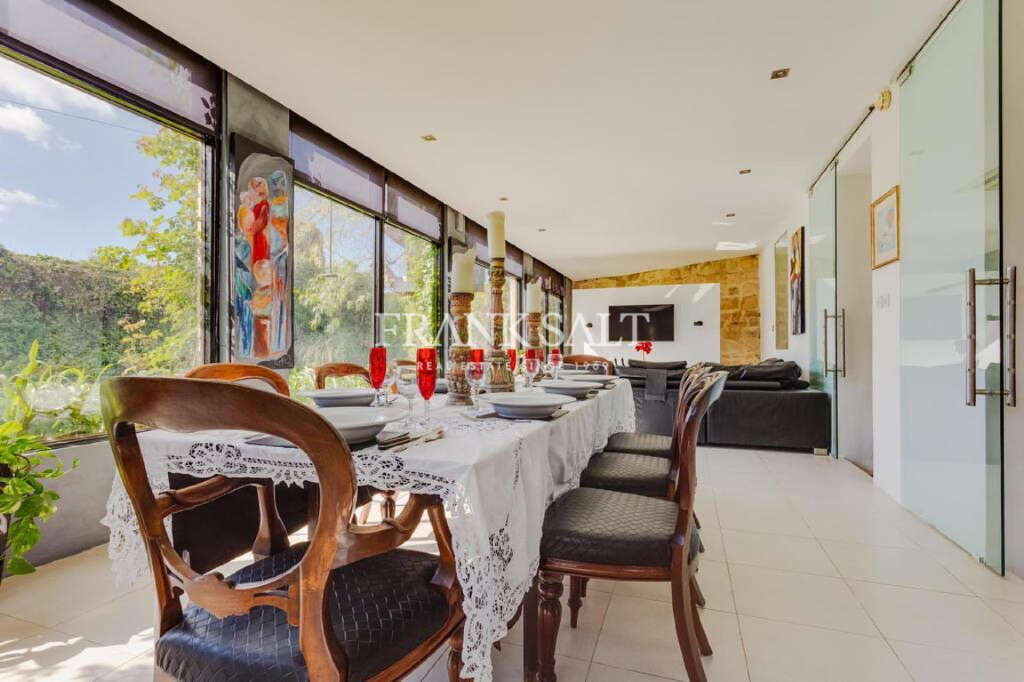 Madliena, 3 Bedrooms Bedrooms, ,3 BathroomsBathrooms,For Sale,FRSA-453435