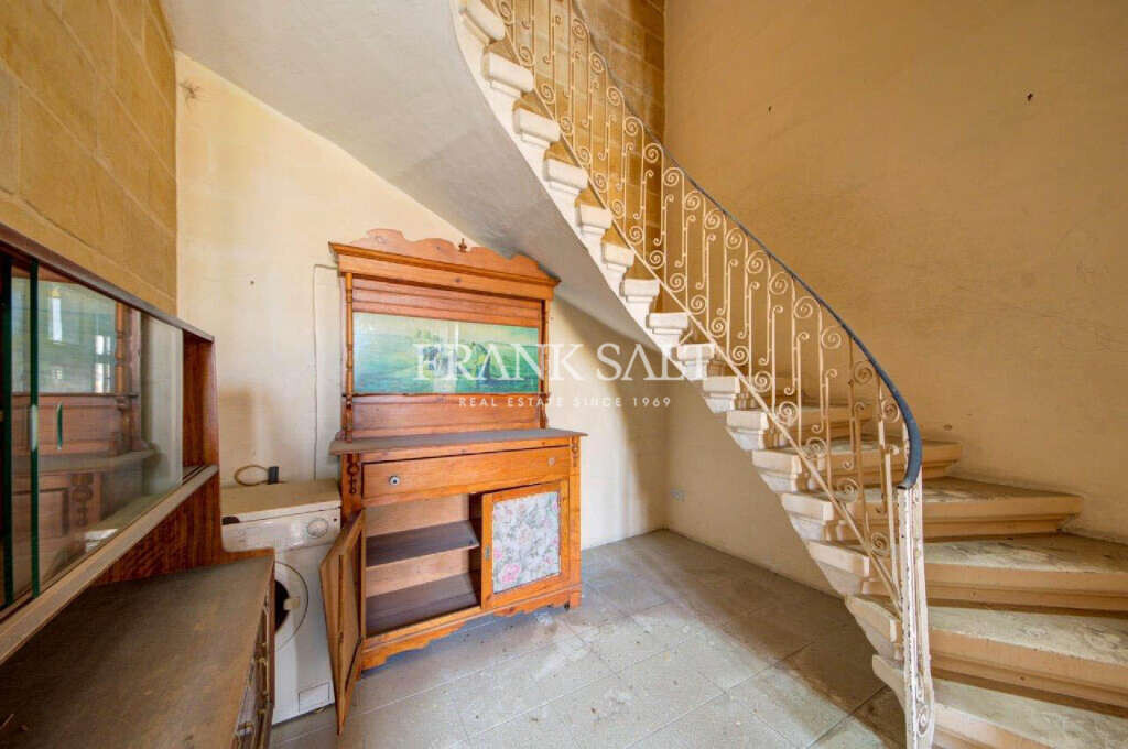 Cospicua, 3 Bedrooms Bedrooms, ,For Sale,FRSA-321463