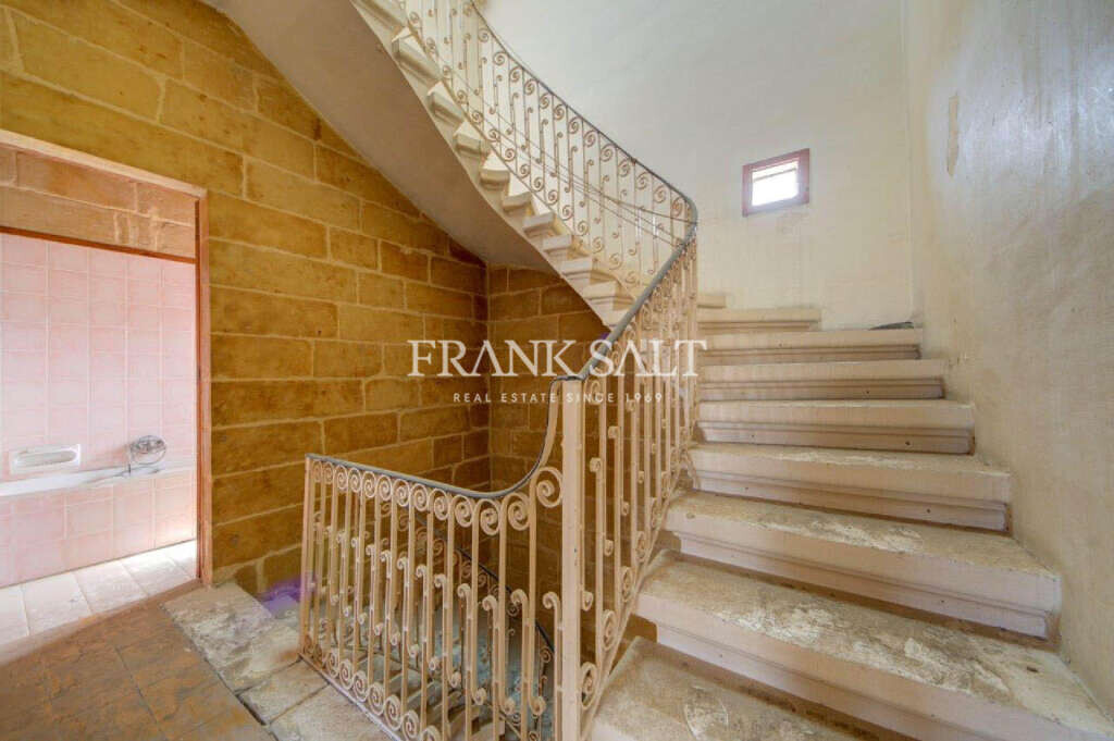 Cospicua, 3 Bedrooms Bedrooms, ,For Sale,FRSA-321463