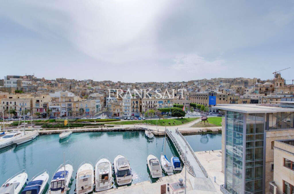 Cospicua, 3 Bedrooms Bedrooms, ,For Sale,FRSA-321462