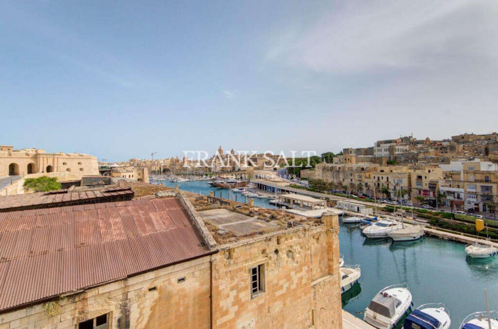 Cospicua, 3 Bedrooms Bedrooms, ,For Sale,FRSA-321462
