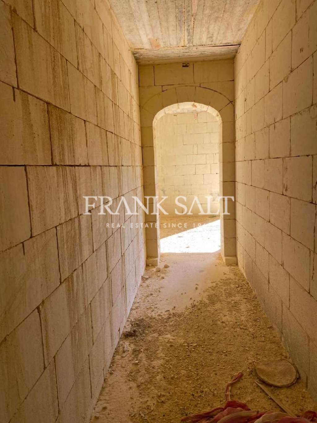 Marsalforn, Gozo, 3 Bedrooms Bedrooms, ,1 BathroomBathrooms,For Sale,FRSA-160168