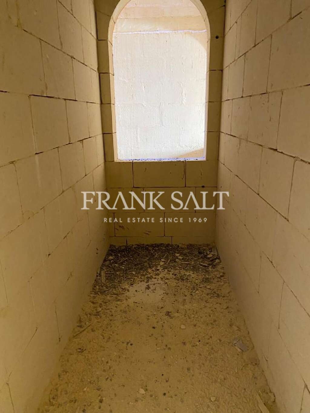 Marsalforn, Gozo, 3 Bedrooms Bedrooms, ,1 BathroomBathrooms,For Sale,FRSA-160168