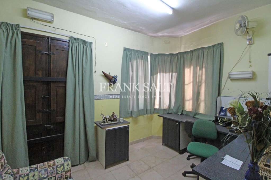 Fgura, 2 Bedrooms Bedrooms, ,For Sale,FRSA-853459