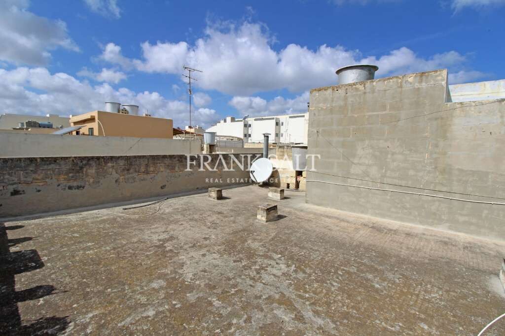 Fgura, 2 Bedrooms Bedrooms, ,For Sale,FRSA-853459