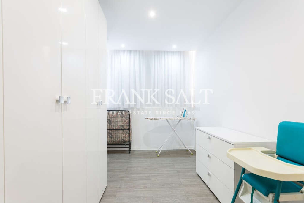 Sliema, 3 Bedrooms Bedrooms, ,2 BathroomsBathrooms,For Sale,FRSA-816515