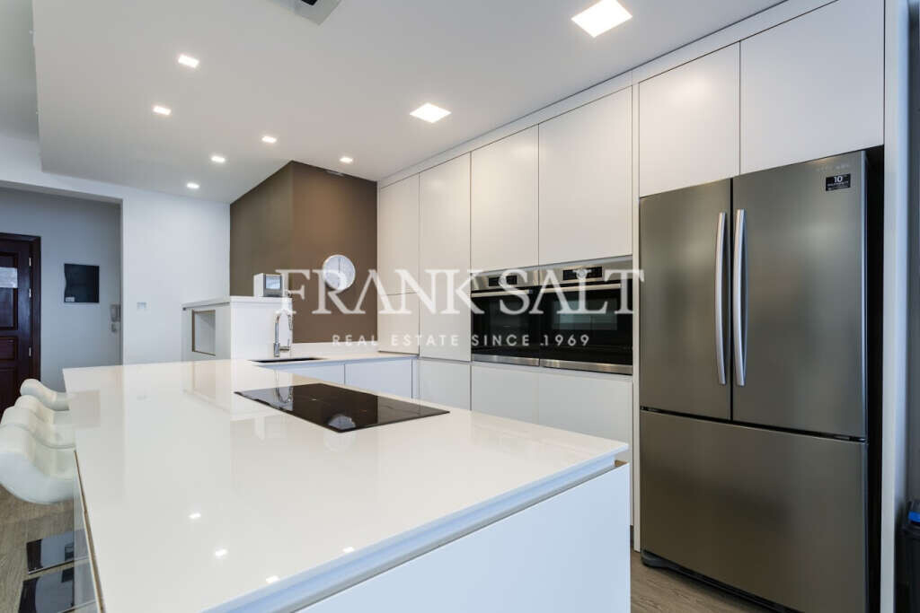 Sliema, 3 Bedrooms Bedrooms, ,2 BathroomsBathrooms,For Sale,FRSA-816515