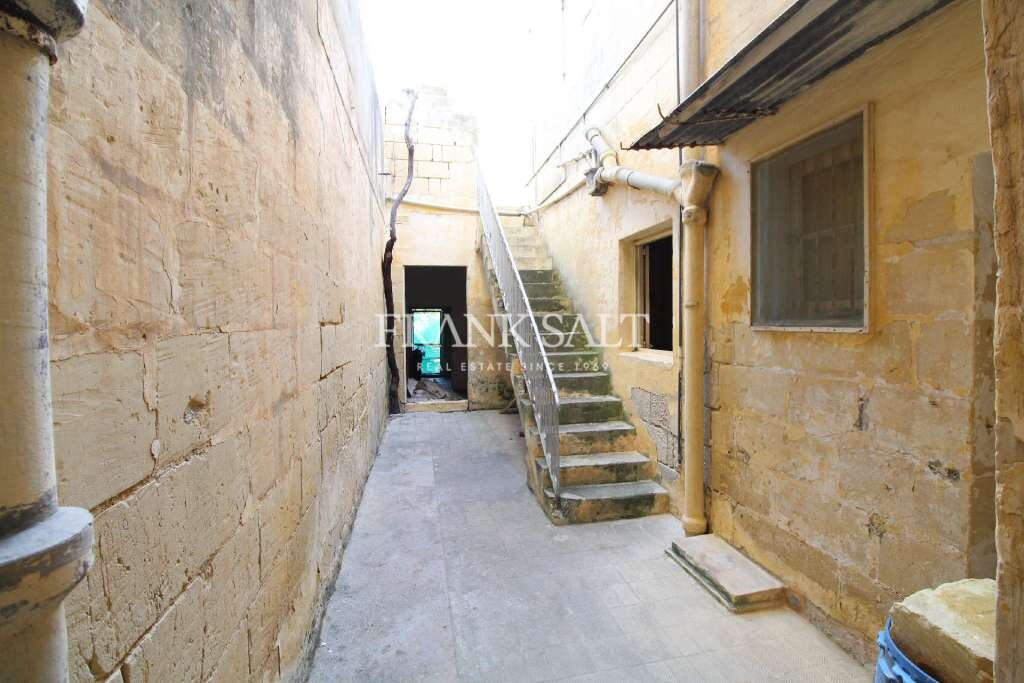 Qrendi, 3 Bedrooms Bedrooms, ,1 BathroomBathrooms,For Sale,FRSA-424856
