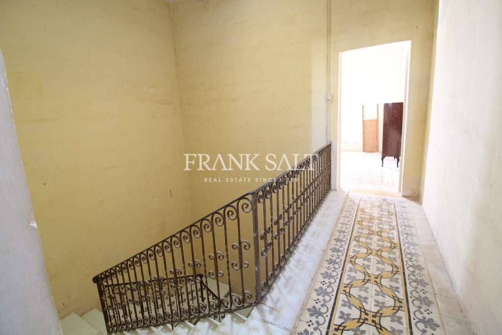 Qrendi, 3 Bedrooms Bedrooms, ,1 BathroomBathrooms,For Sale,FRSA-424856