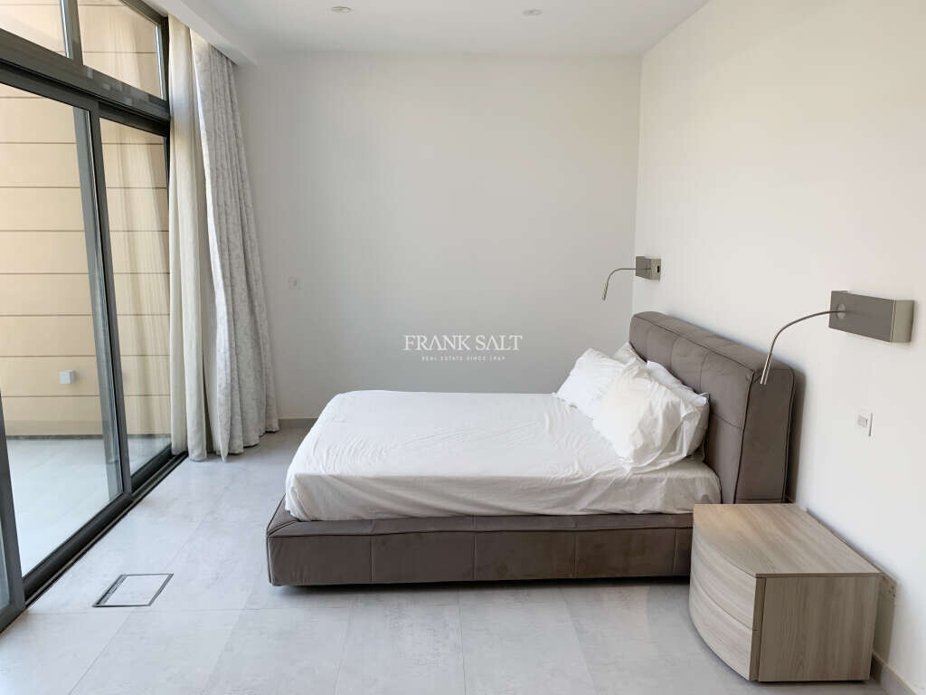 Portomaso, 2 Bedrooms Bedrooms, ,1 BathroomBathrooms,For Sale,FRSA-916346