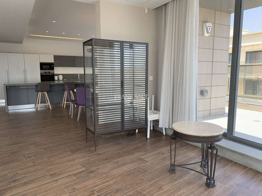 Portomaso, 2 Bedrooms Bedrooms, ,1 BathroomBathrooms,For Sale,FRSA-916346