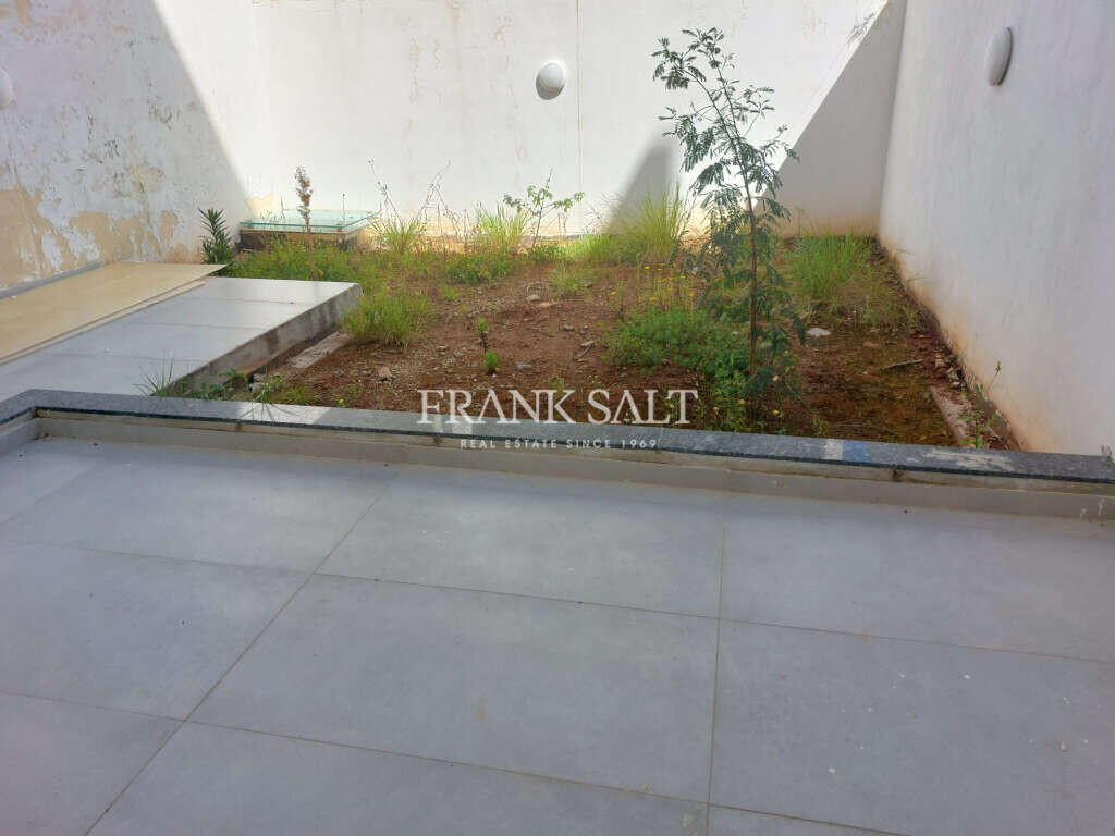 Attard, 3 Bedrooms Bedrooms, ,1 BathroomBathrooms,For Sale,FRSA-617772