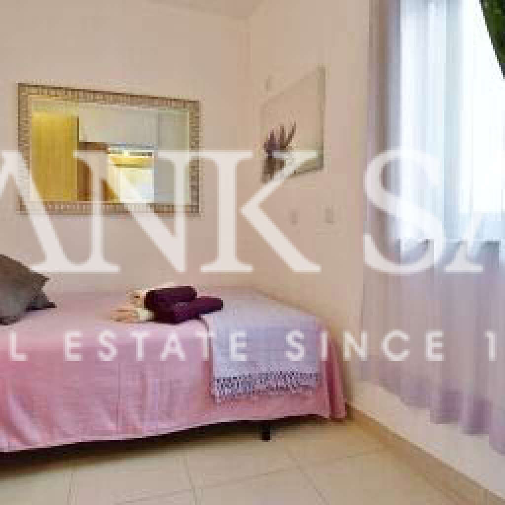 Pender Gardens, 3 Bedrooms Bedrooms, ,2 BathroomsBathrooms,For Sale,FRSA-042449