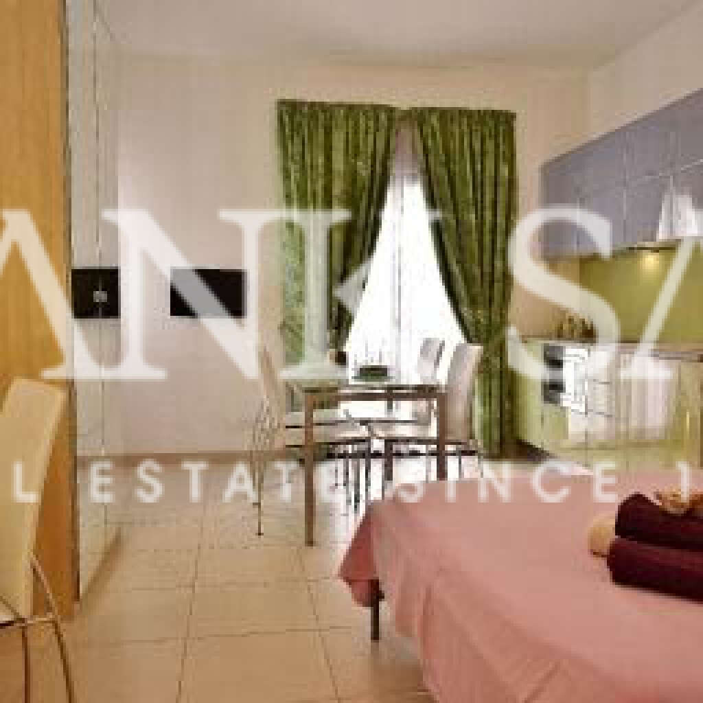 Pender Gardens, 3 Bedrooms Bedrooms, ,2 BathroomsBathrooms,For Sale,FRSA-042449