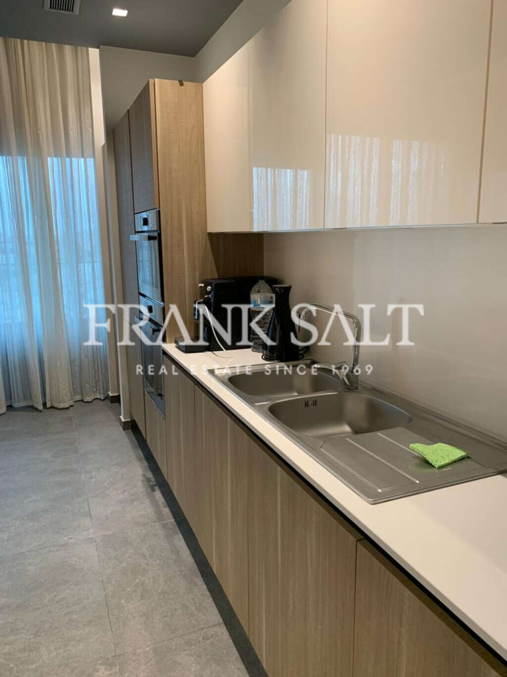 Pender Gardens, 3 Bedrooms Bedrooms, ,1 BathroomBathrooms,For Sale,FRSA-916341