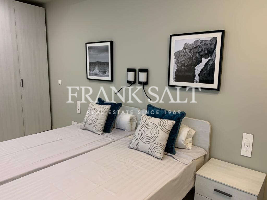 Pender Gardens, 3 Bedrooms Bedrooms, ,1 BathroomBathrooms,For Sale,FRSA-916341