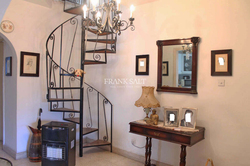 Swieqi, 3 Bedrooms Bedrooms, ,2 BathroomsBathrooms,For Sale,FRSA-039735