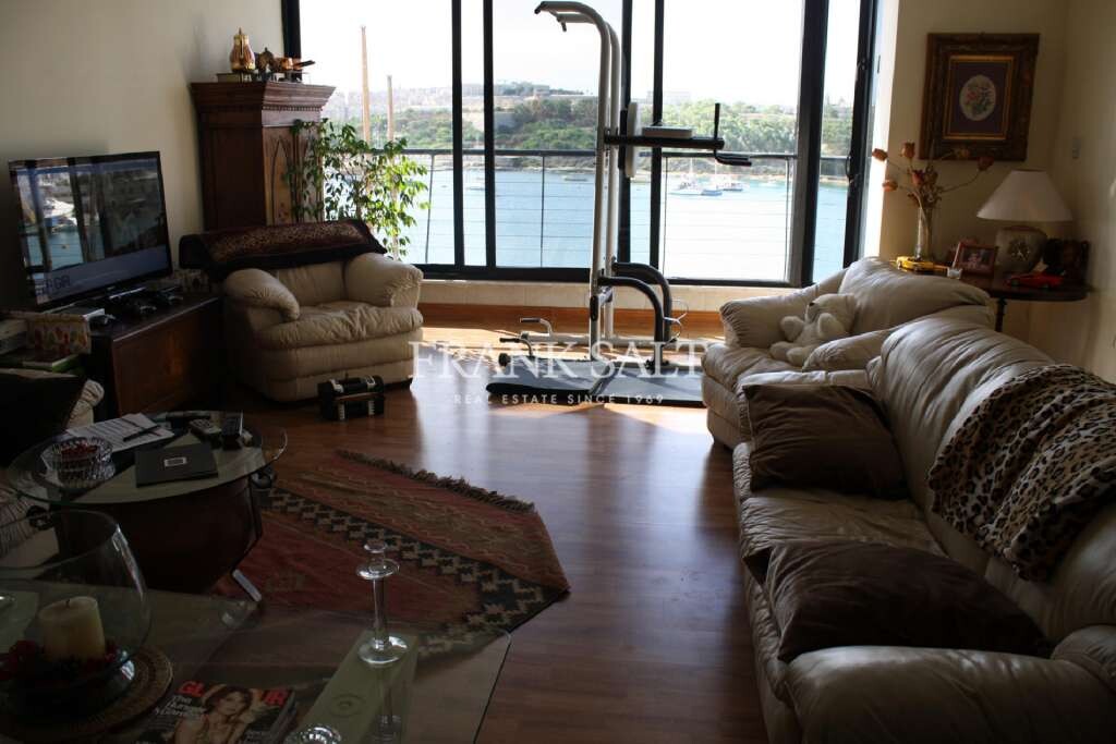 Sliema, 3 Bedrooms Bedrooms, ,1 BathroomBathrooms,For Sale,FRSA-911990