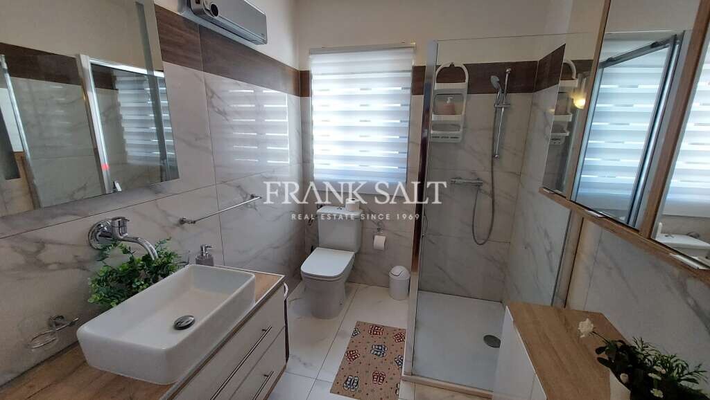 St Pauls Bay, 3 Bedrooms Bedrooms, ,1 BathroomBathrooms,For Sale,FRSA-215813