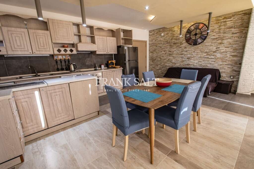 St Pauls Bay, 3 Bedrooms Bedrooms, ,1 BathroomBathrooms,For Sale,FRSA-215813