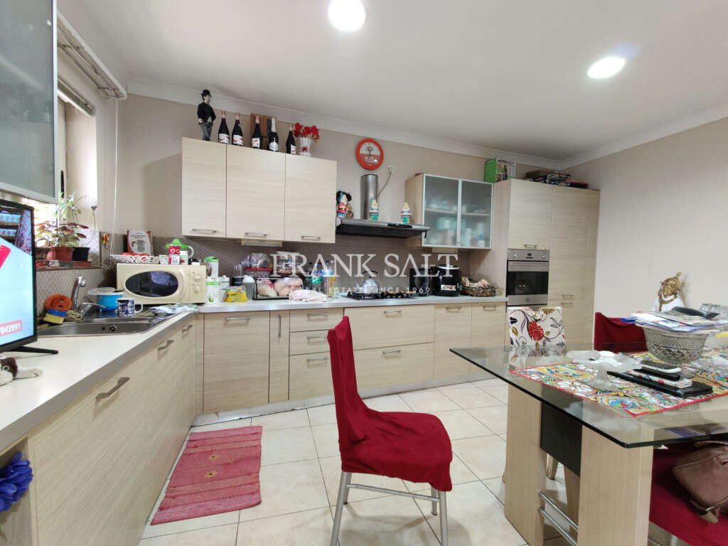 Marsascala, 2 Bedrooms Bedrooms, ,1 BathroomBathrooms,For Sale,FRSA-353097