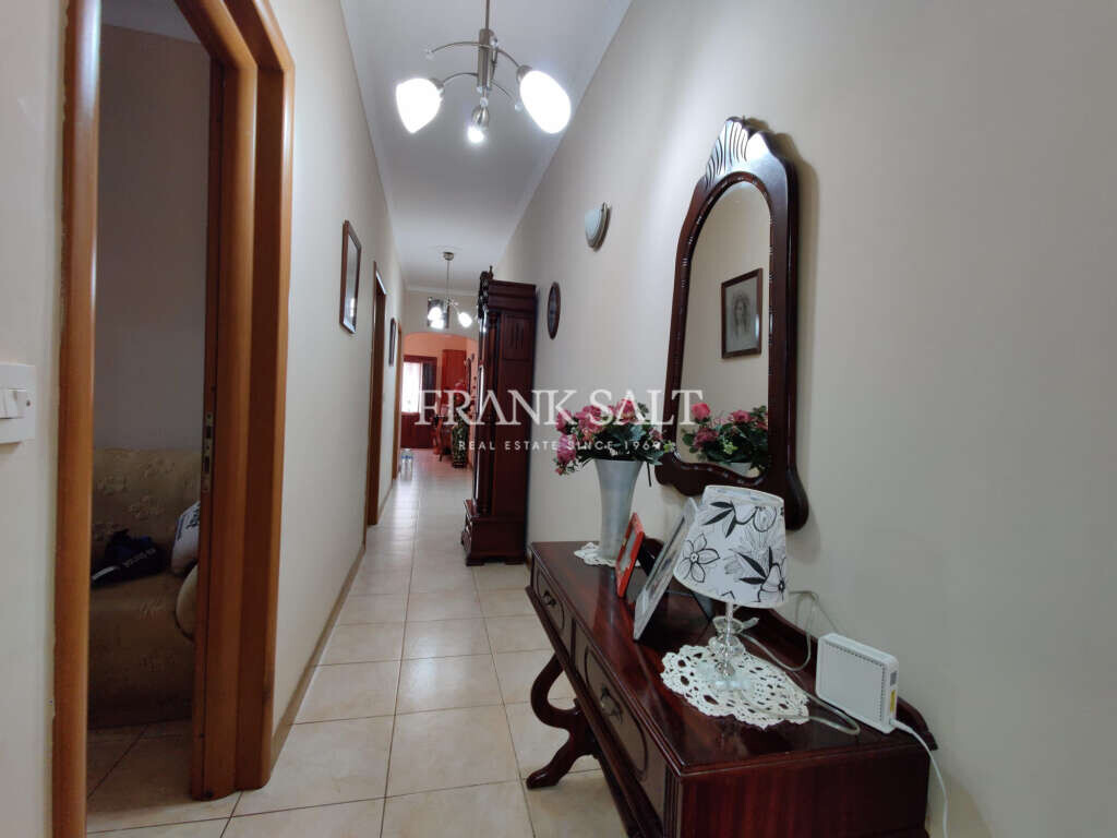 Marsascala, 2 Bedrooms Bedrooms, ,1 BathroomBathrooms,For Sale,FRSA-353097