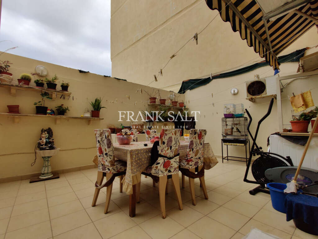 Marsascala, 2 Bedrooms Bedrooms, ,1 BathroomBathrooms,For Sale,FRSA-353097