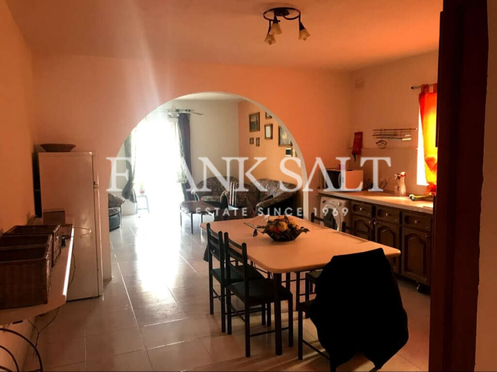 Qawra, 2 Bedrooms Bedrooms, ,1 BathroomBathrooms,For Sale,FRSA-713989